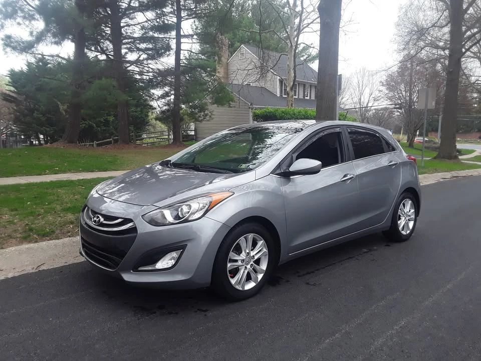 2015 Hyundai Elantra - Image 13 of 17