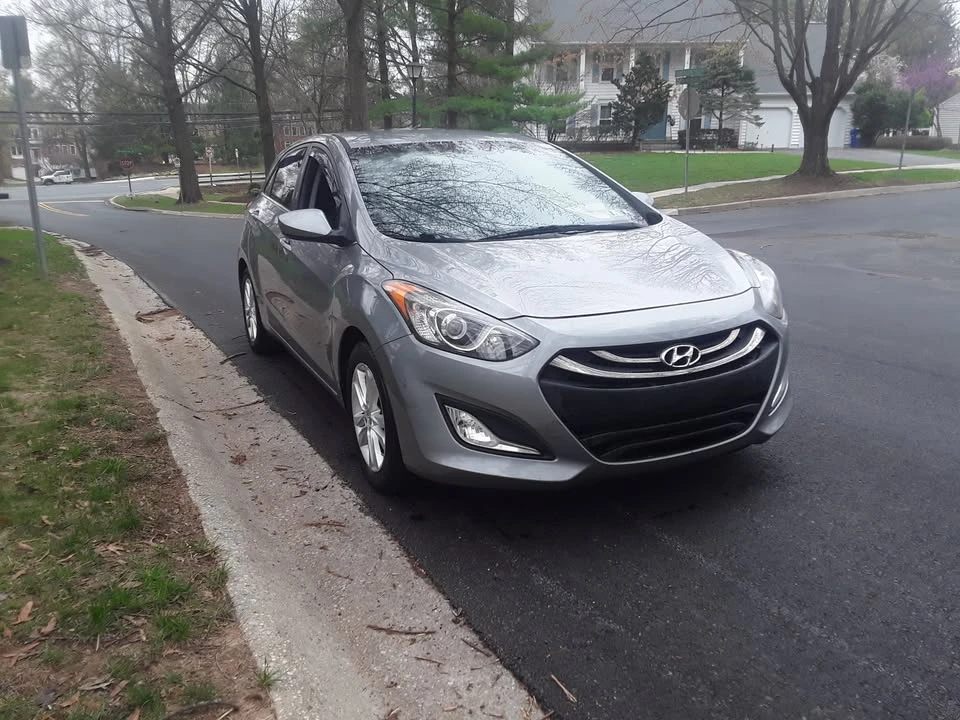 2015 Hyundai Elantra - Image 3 of 17
