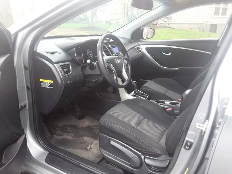 2015 Hyundai Elantra - Image 14 of 17
