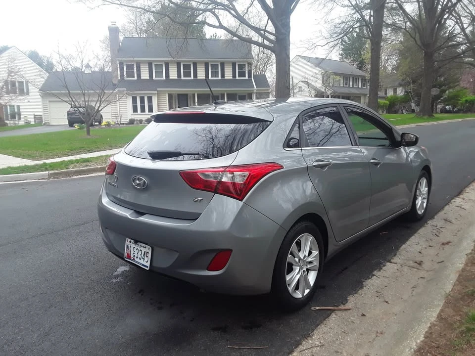 2015 Hyundai Elantra - Image 8 of 17