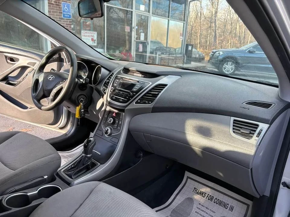 2015 Hyundai Elantra - Image 9 of 12
