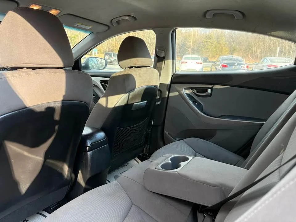 2015 Hyundai Elantra - Image 10 of 12