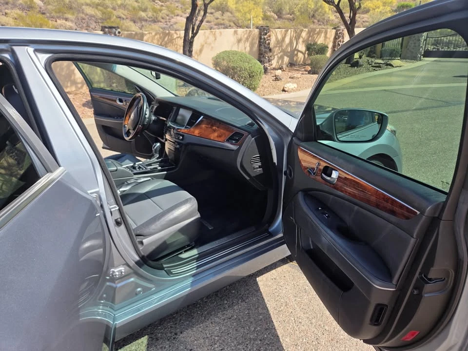 2015 Hyundai Equus - Image 10 of 14