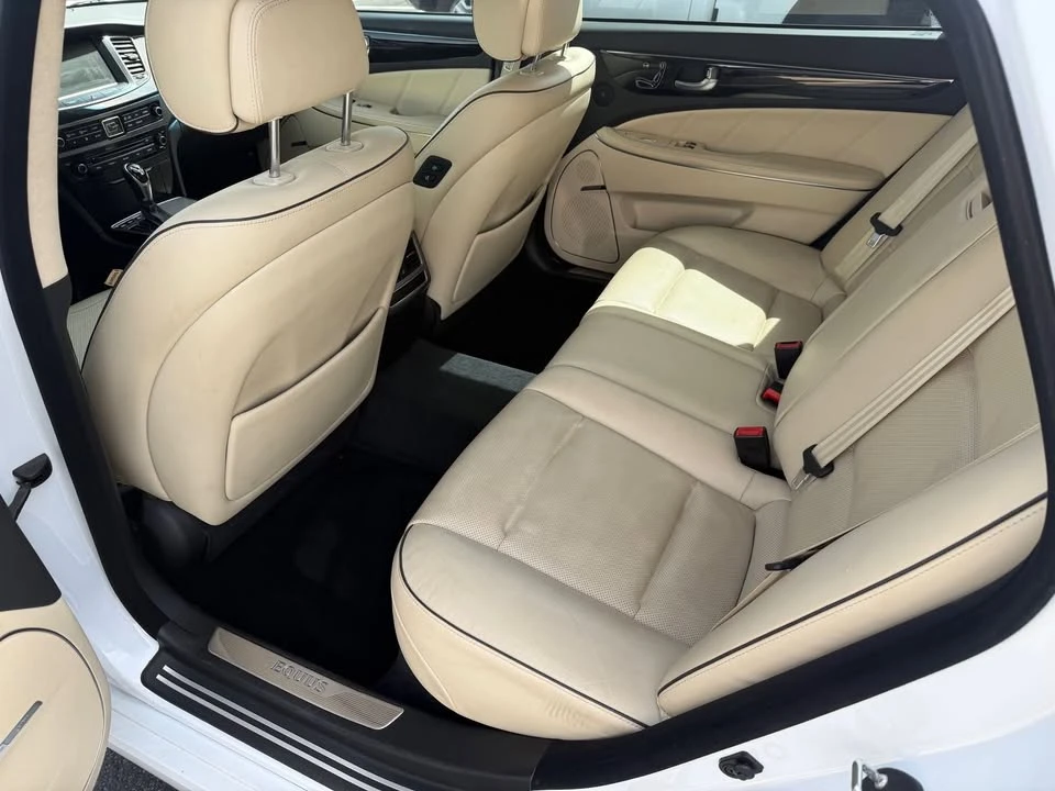 2015 Hyundai Equus - Image 9 of 14