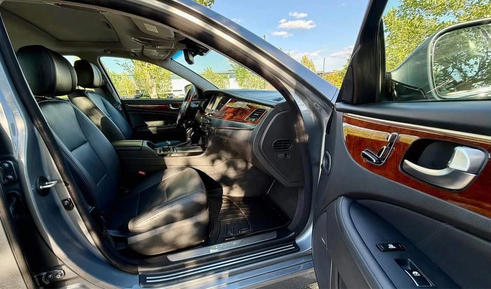 2015 Hyundai Equus - Image 16 of 20