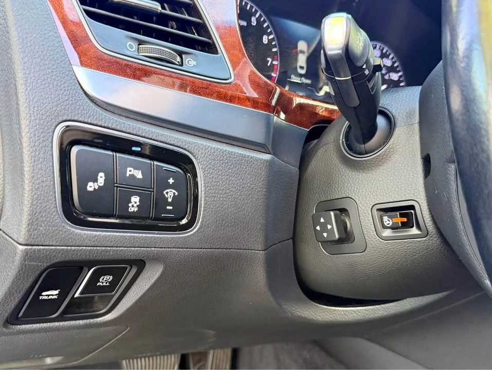 2015 Hyundai Equus - Image 20 of 20