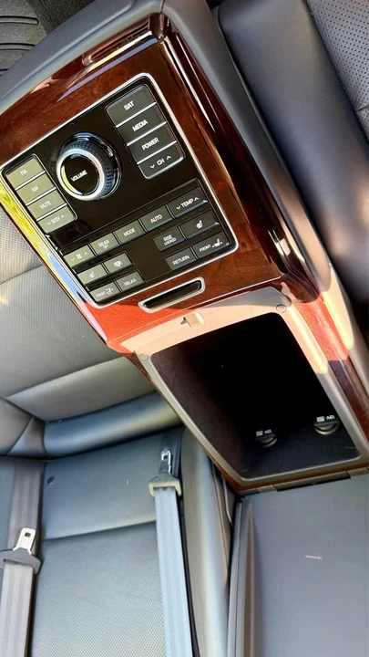 2015 Hyundai Equus - Image 13 of 20