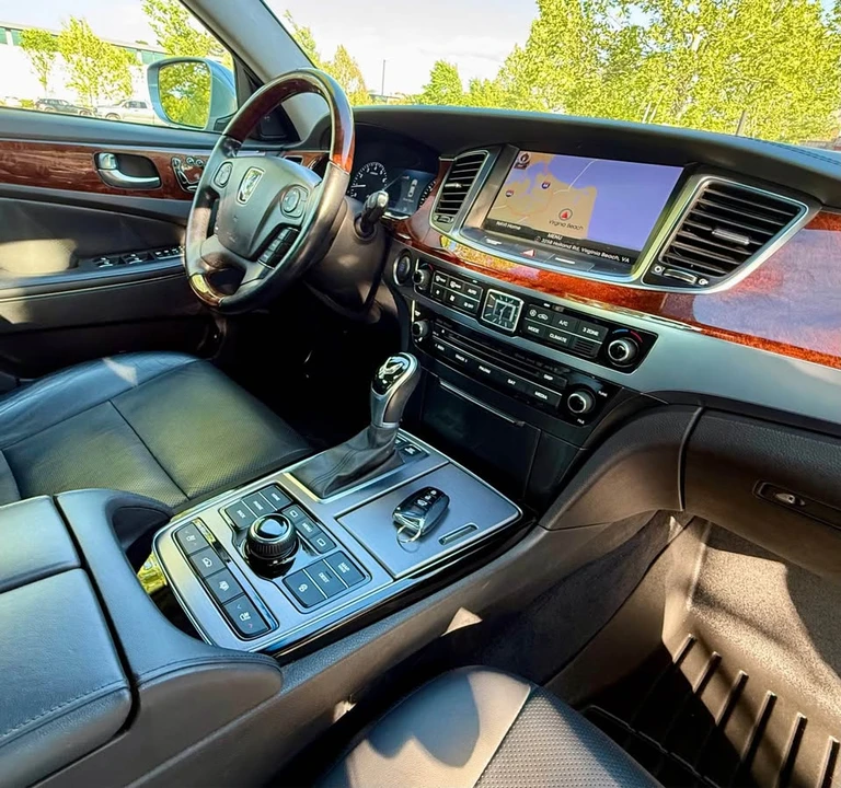 2015 Hyundai Equus - Image 17 of 20