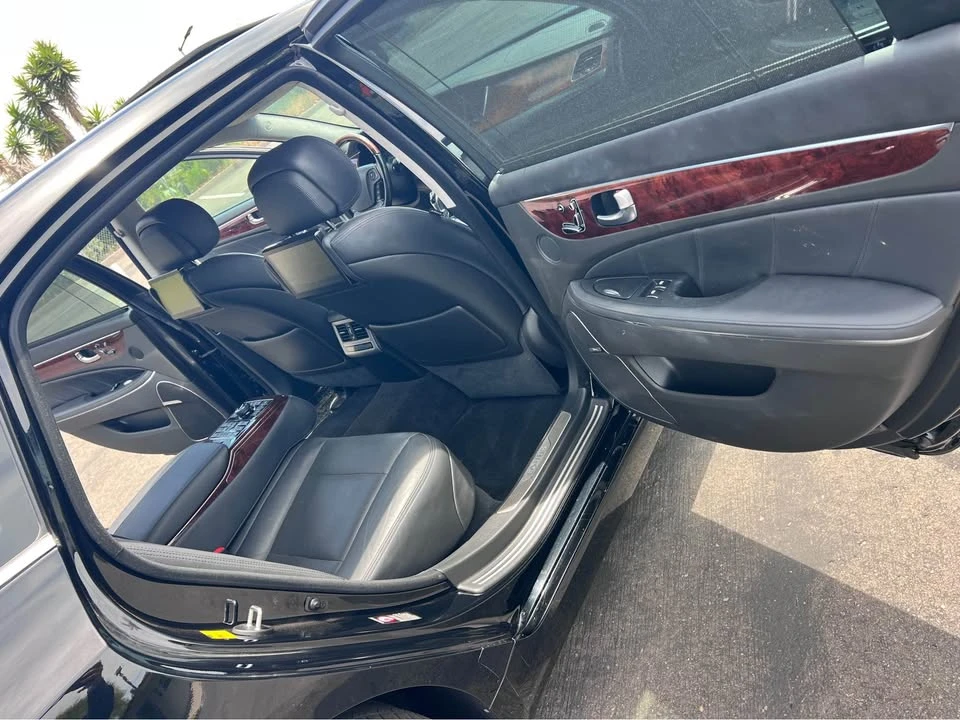 2015 Hyundai Equus - Image 9 of 17