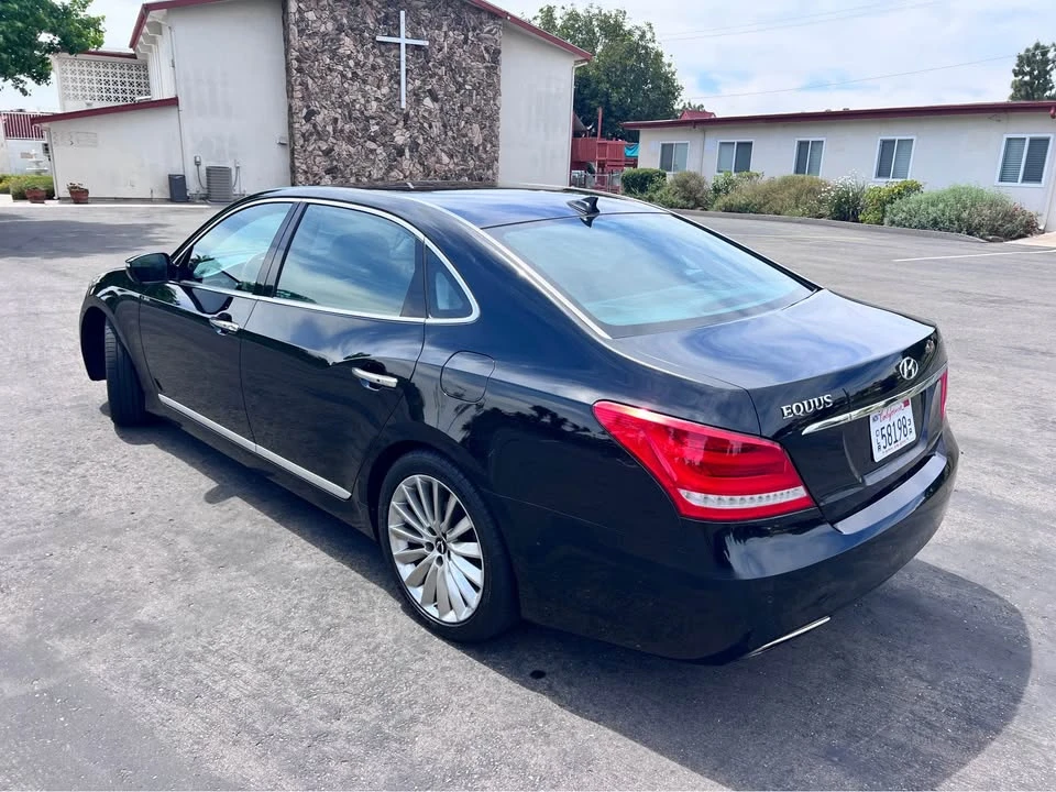 2015 Hyundai Equus - Image 2 of 17