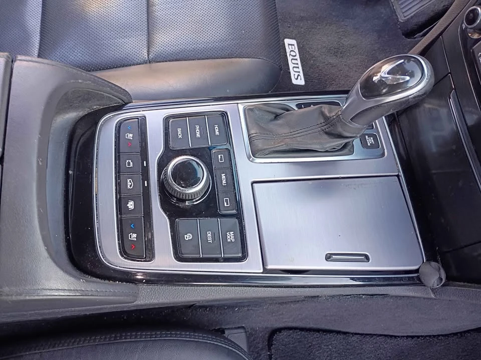 2015 Hyundai Equus - Image 16 of 18
