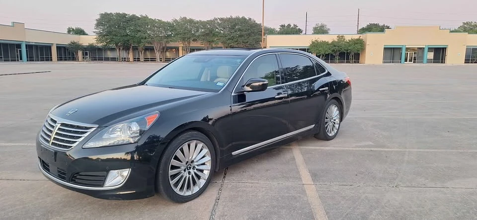 2015 Hyundai Equus - Image 2 of 18