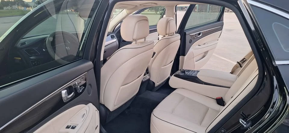 2015 Hyundai Equus - Image 10 of 18