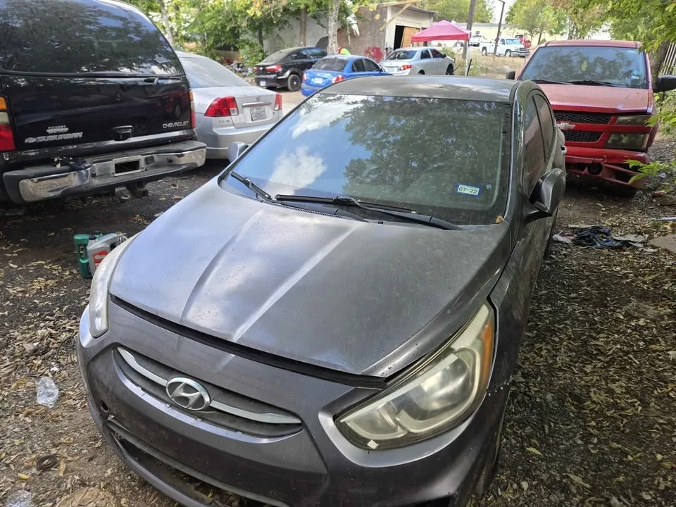2015 Hyundai Accent - Image 2 of 5