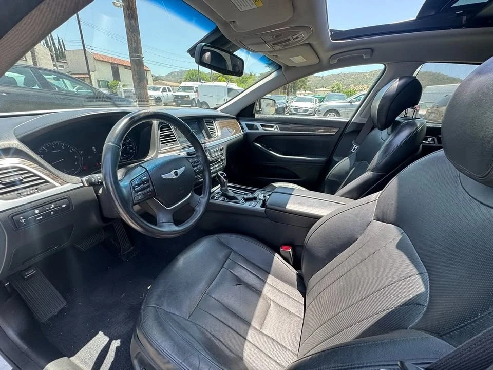 2015 Hyundai Genesis - Image 8 of 15