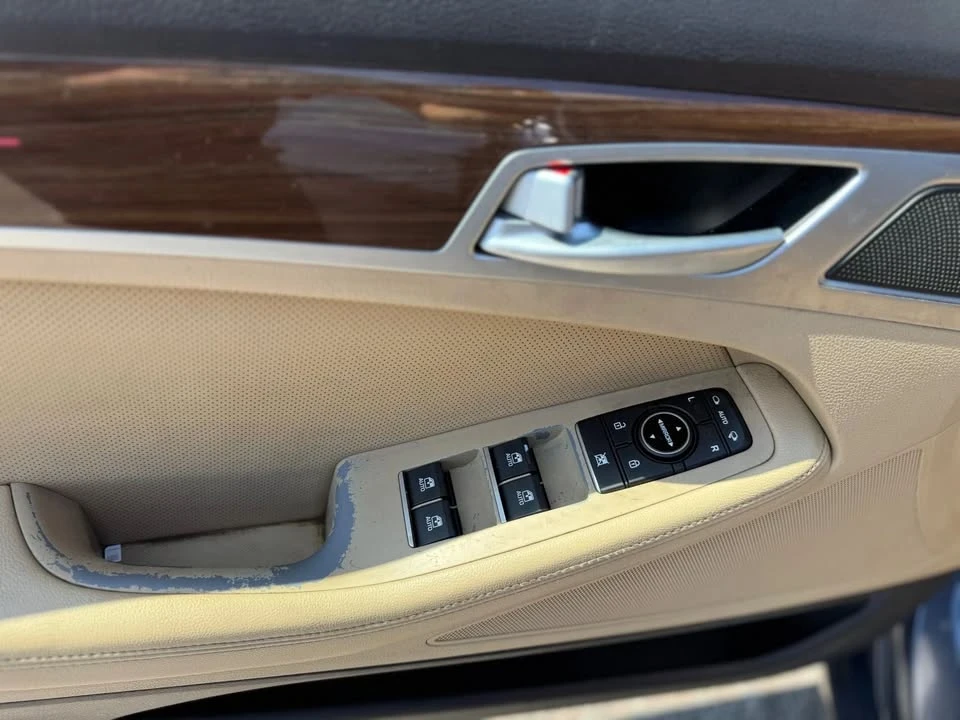2015 Hyundai Genesis - Image 6 of 20