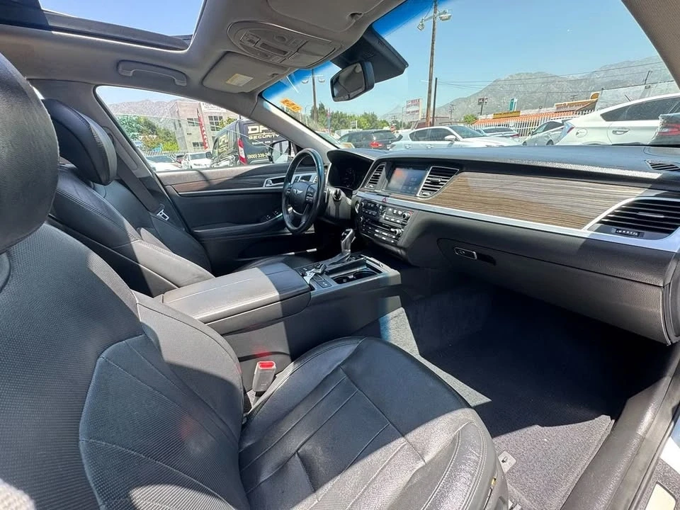 2015 Hyundai Genesis - Image 9 of 15