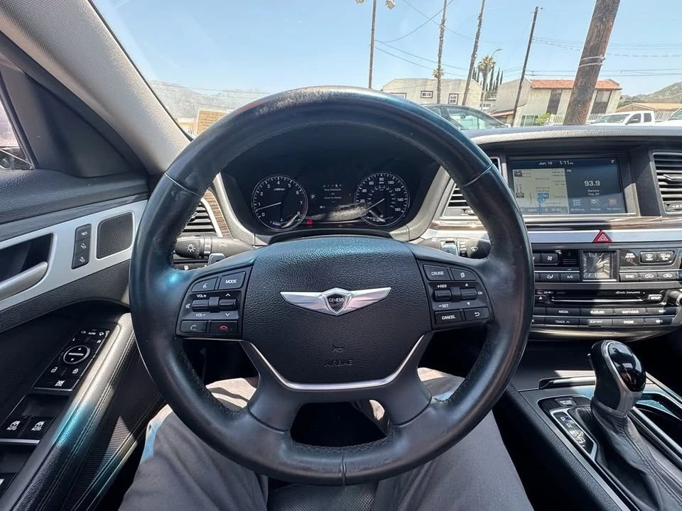 2015 Hyundai Genesis - Image 12 of 15