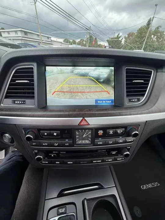 2015 Hyundai Genesis - Image 10 of 17