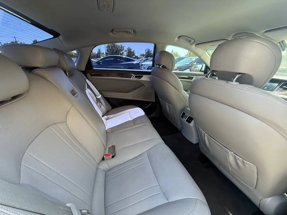 2015 Hyundai Genesis - Image 14 of 20