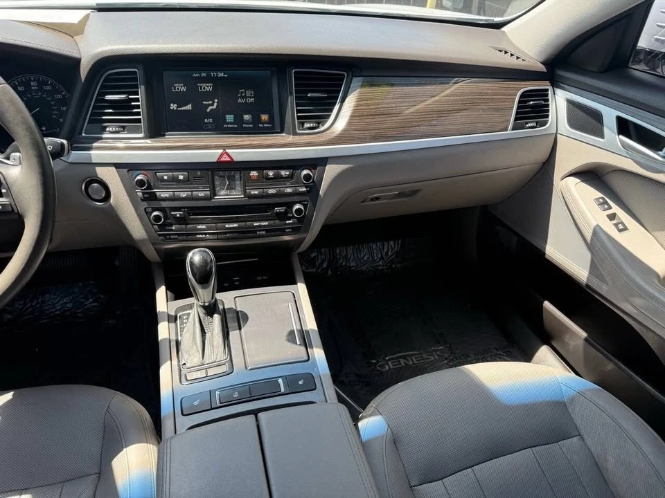 2015 Hyundai Genesis - Image 8 of 20