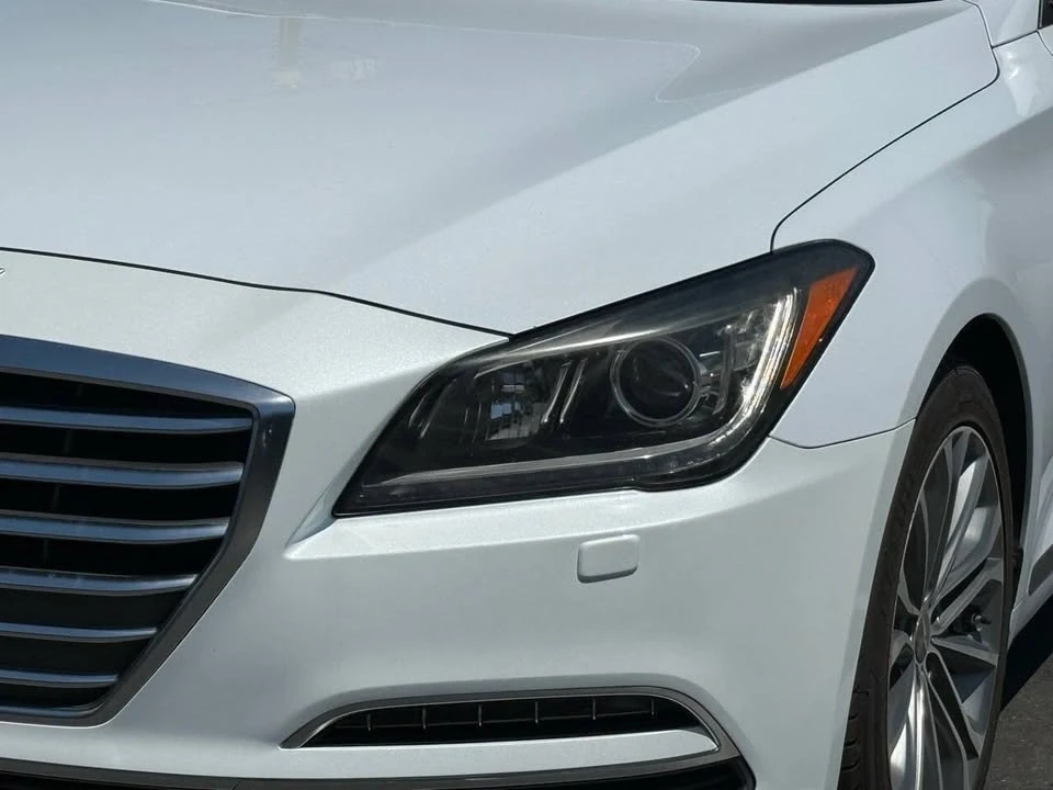 2015 Hyundai Genesis - Image 17 of 20