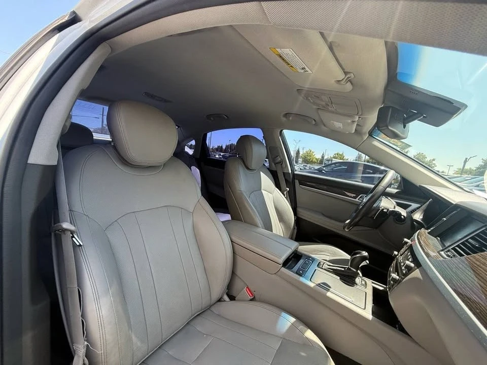 2015 Hyundai Genesis - Image 15 of 20