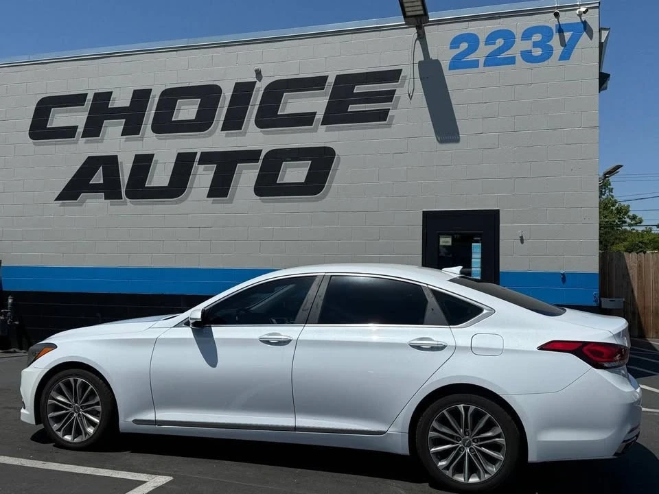 2015 Hyundai Genesis - Image 19 of 20