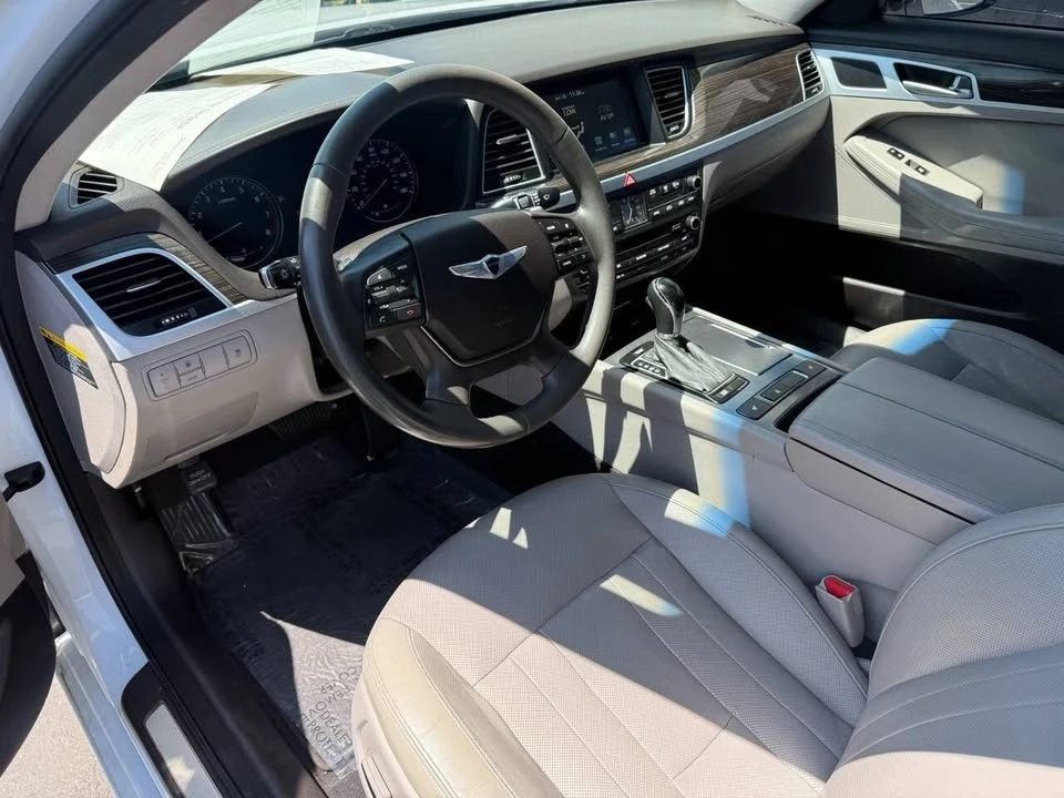 2015 Hyundai Genesis - Image 9 of 20