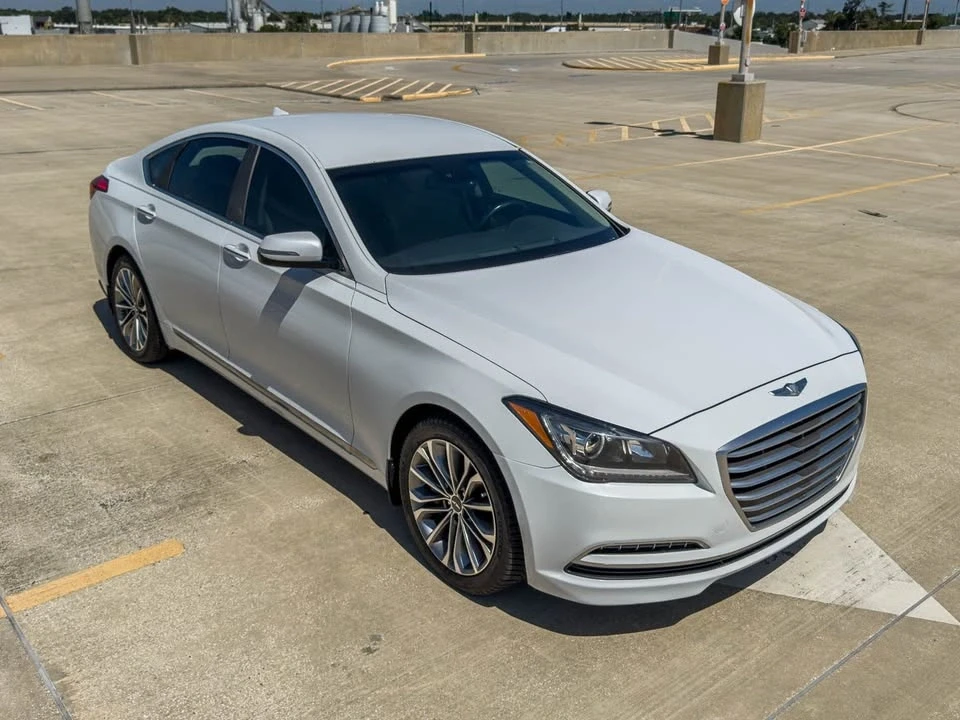 2015 Hyundai Genesis - Image 2 of 15