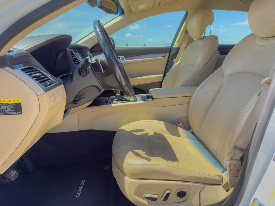 2015 Hyundai Genesis - Image 8 of 15