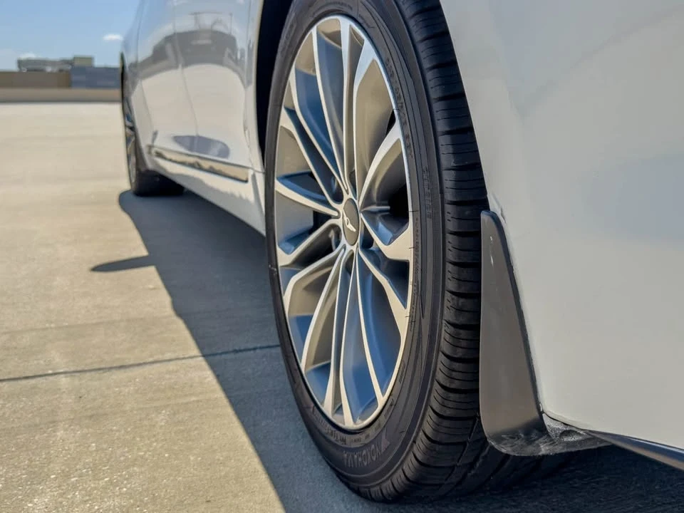 2015 Hyundai Genesis - Image 11 of 15