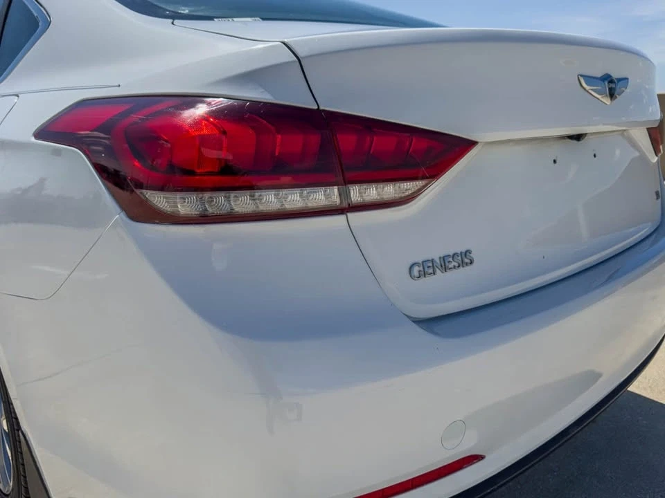 2015 Hyundai Genesis - Image 12 of 16