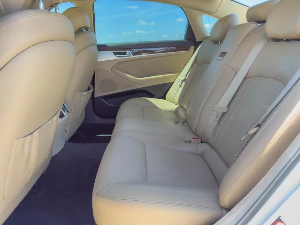 2015 Hyundai Genesis - Image 10 of 15