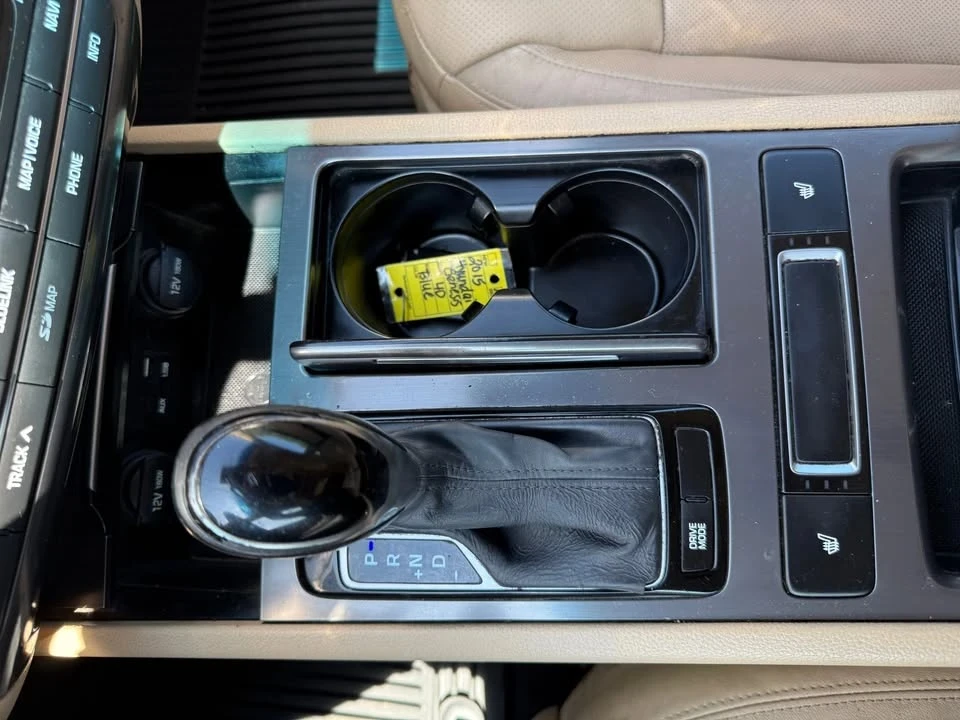 2015 Hyundai Genesis - Image 18 of 20