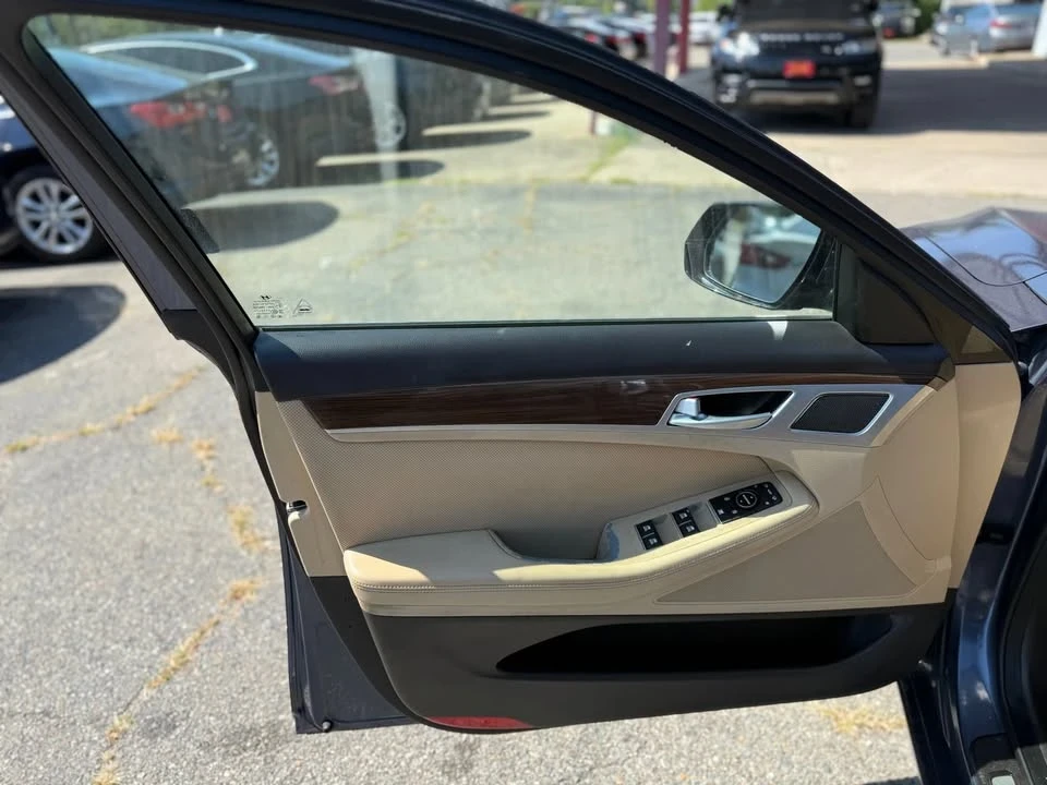 2015 Hyundai Genesis - Image 5 of 20