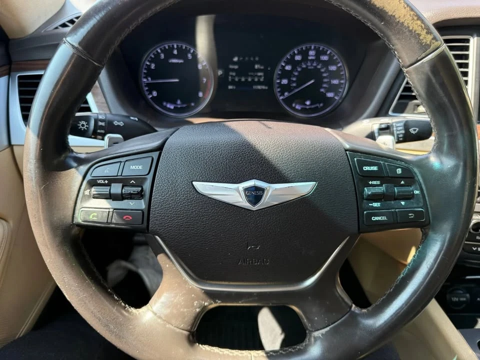 2015 Hyundai Genesis - Image 12 of 20