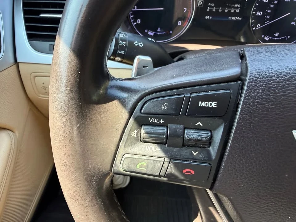 2015 Hyundai Genesis - Image 11 of 20