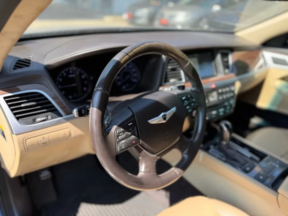 2015 Hyundai Genesis - Image 7 of 20