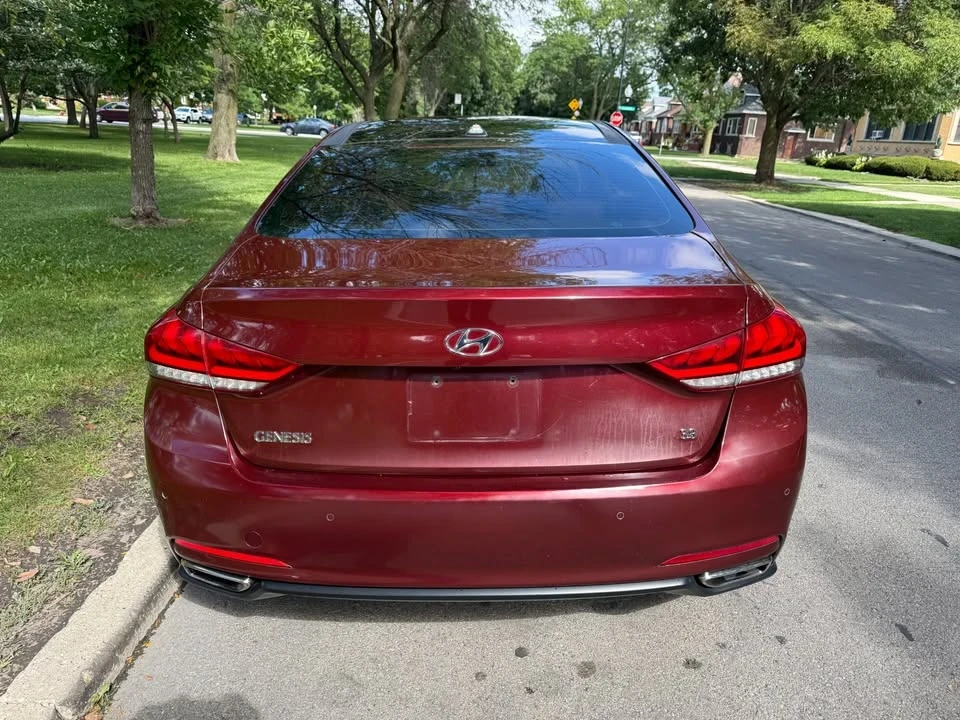 2015 Hyundai Genesis - Image 7 of 20
