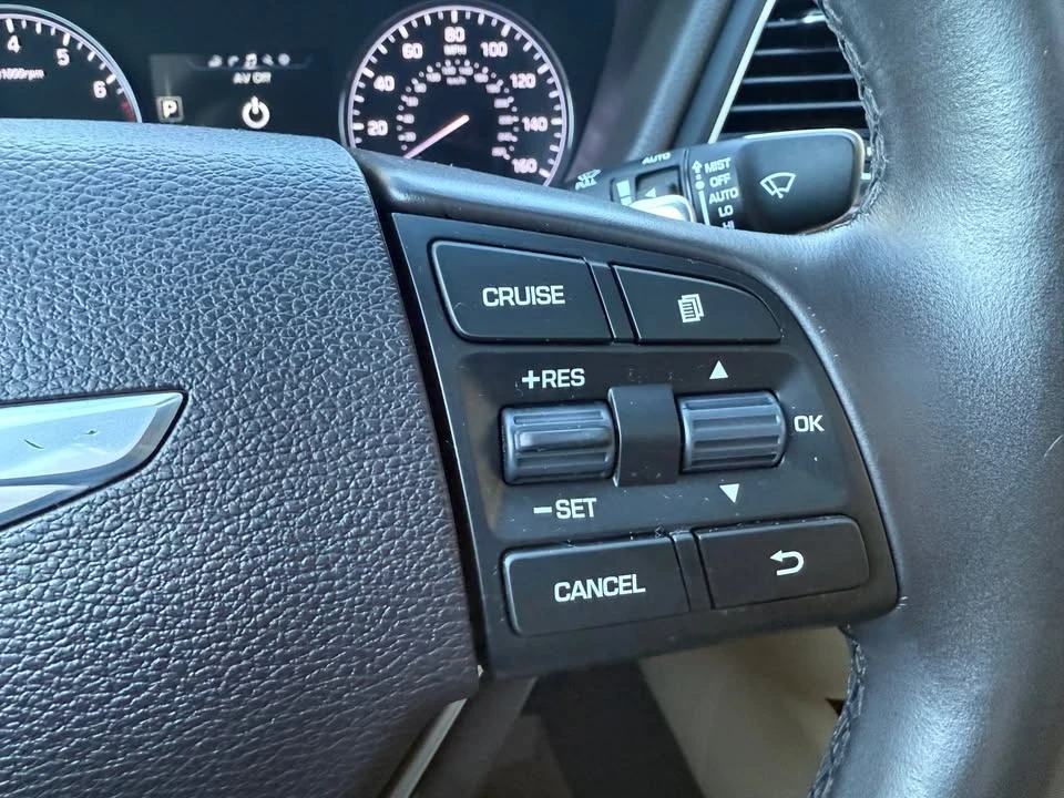 2015 Hyundai Genesis - Image 18 of 20