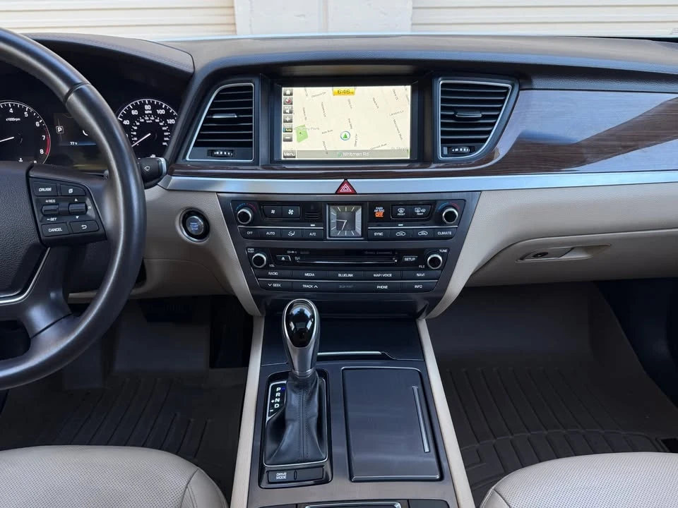 2015 Hyundai Genesis - Image 14 of 20