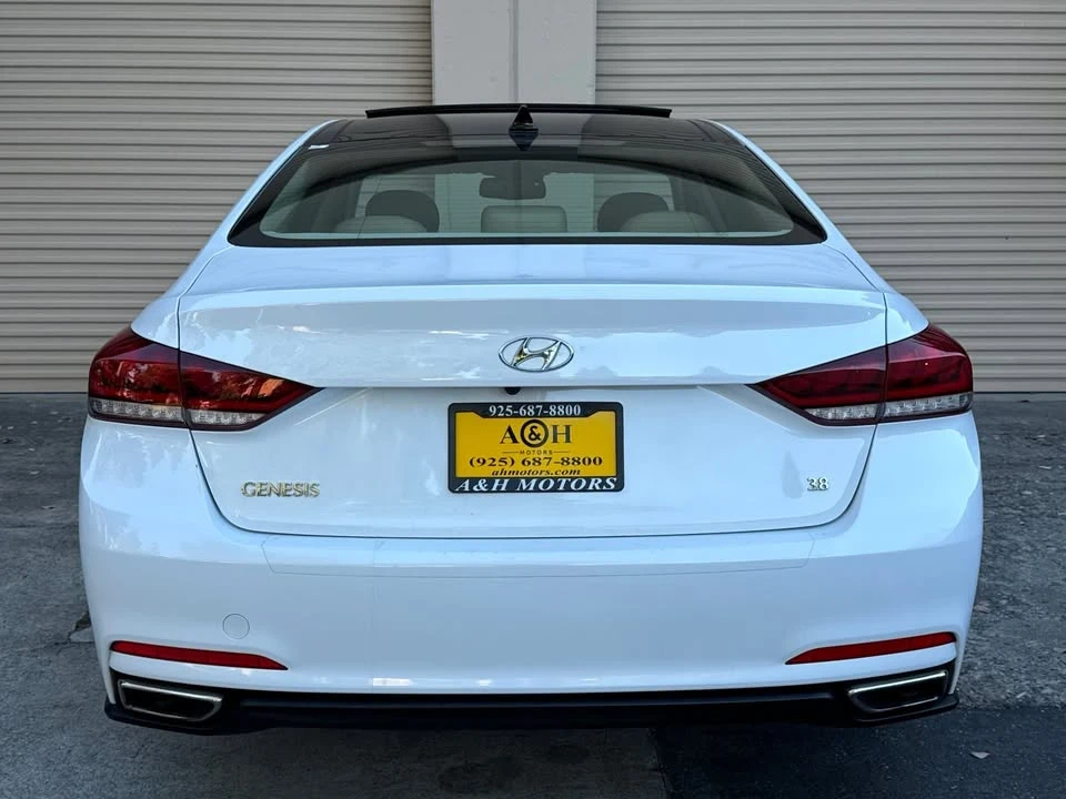 2015 Hyundai Genesis - Image 6 of 20