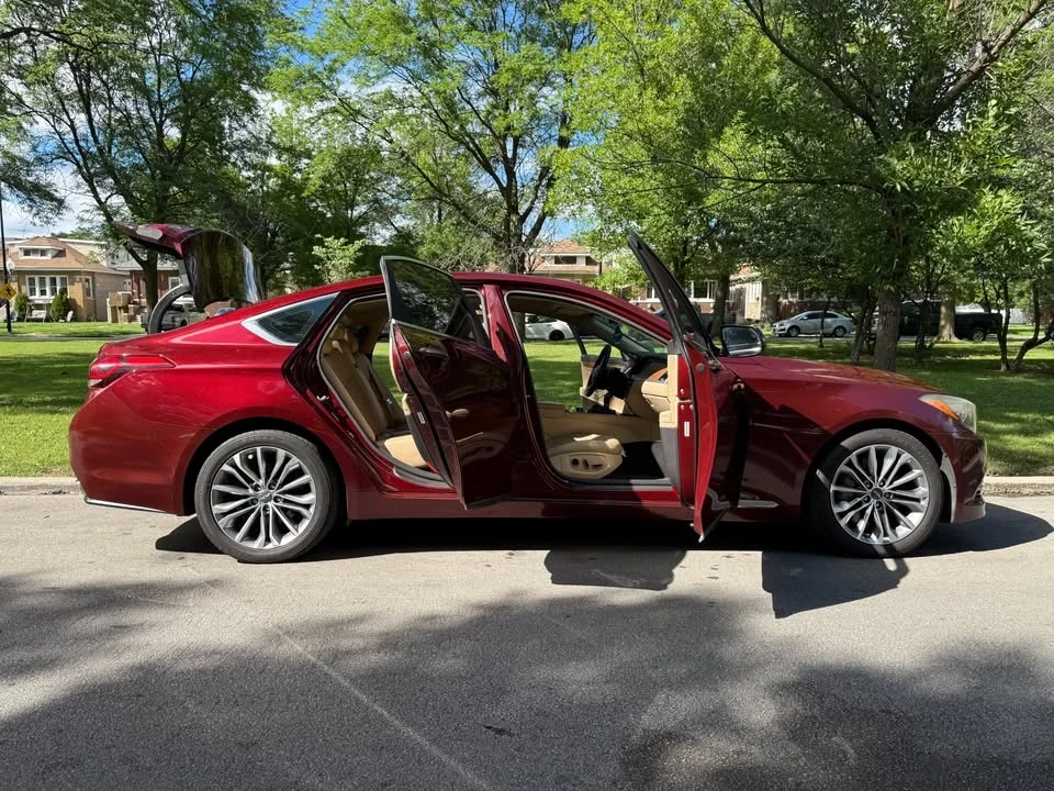 2015 Hyundai Genesis - Image 12 of 20