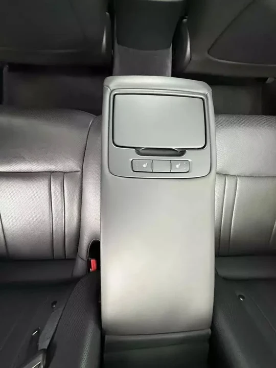 2015 Hyundai Genesis - Image 17 of 17