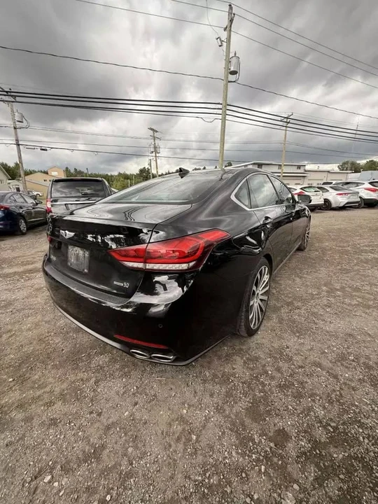 2015 Hyundai Genesis - Image 9 of 17