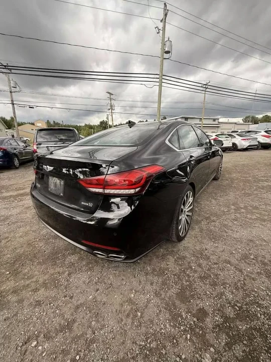 2015 Hyundai Genesis - Image 9 of 17