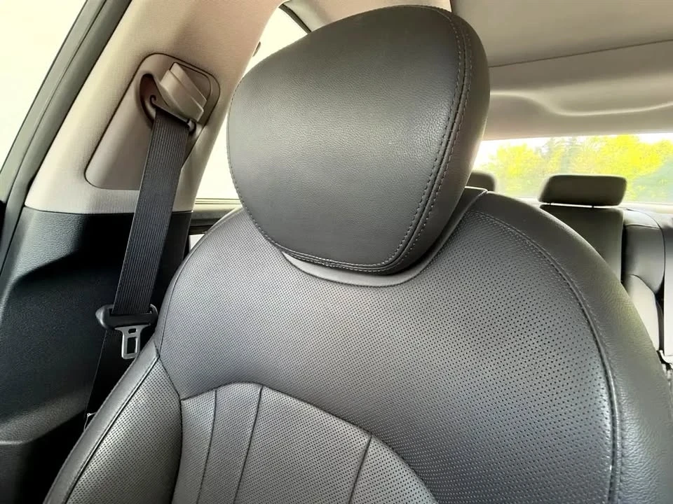 2015 Hyundai Genesis - Image 18 of 20