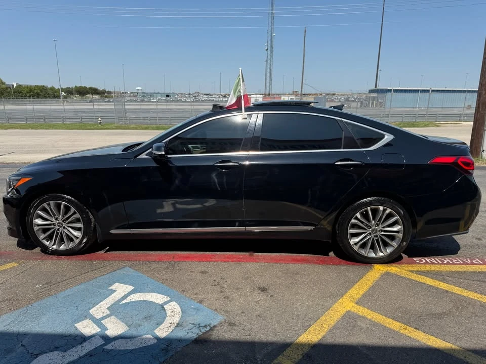 2015 Hyundai Genesis - Image 11 of 20
