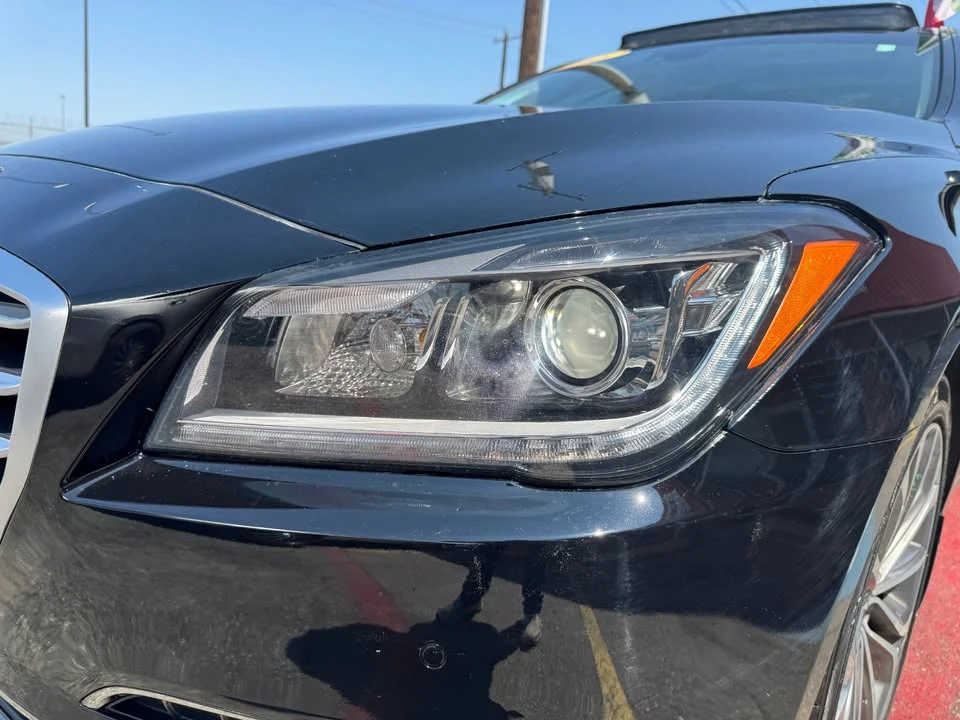 2015 Hyundai Genesis - Image 13 of 20